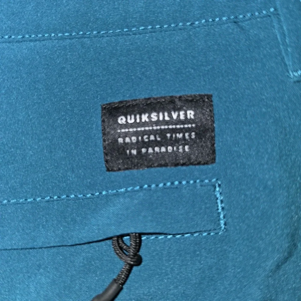 Quiksilver Amphibian Shorts Men 33 Blue Green Teal 4 Way Stretch Surf Swim 6.5
